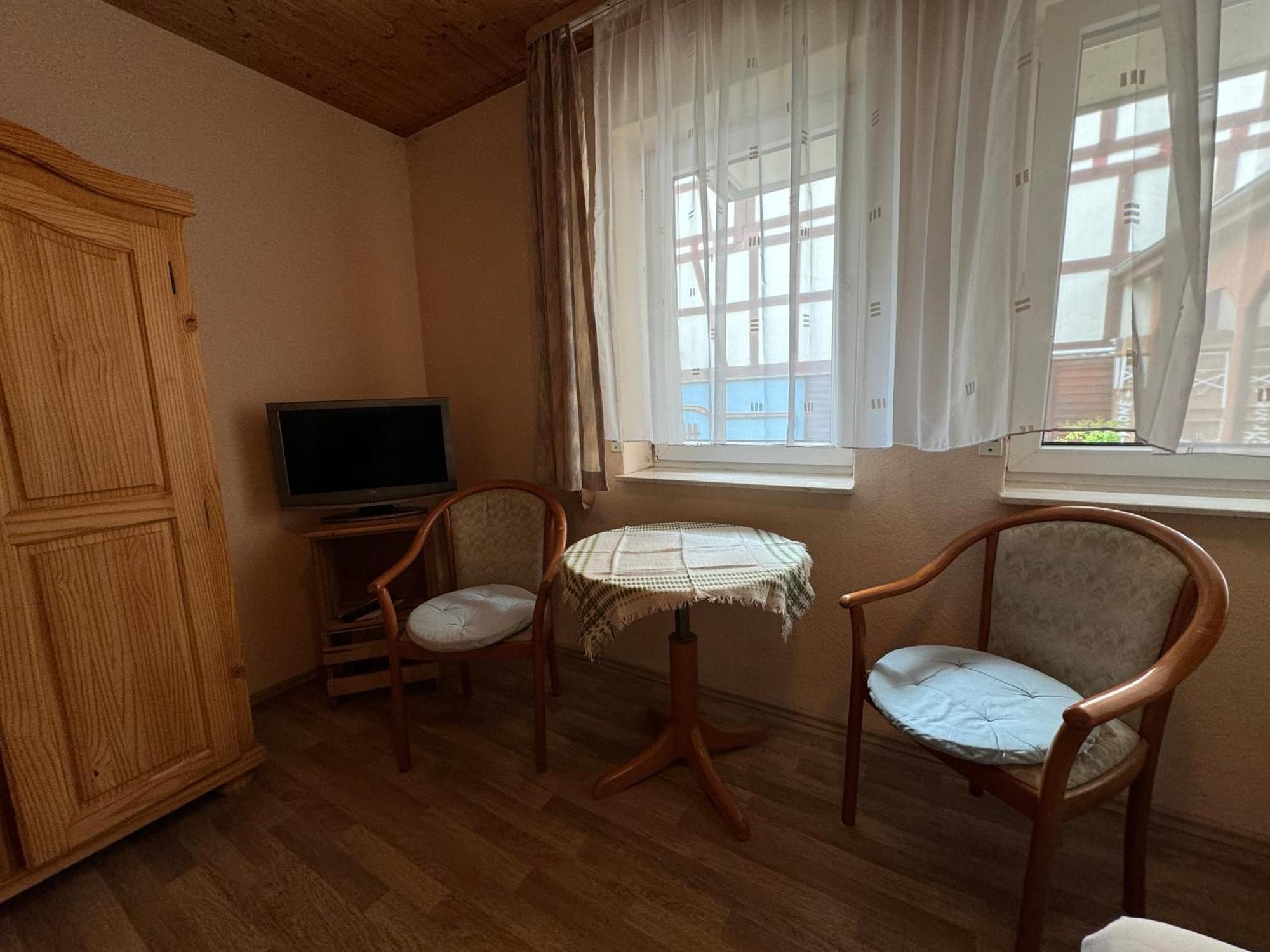 Zur Goldenen Krone Pension Stadtallendorf Zewnętrze zdjęcie